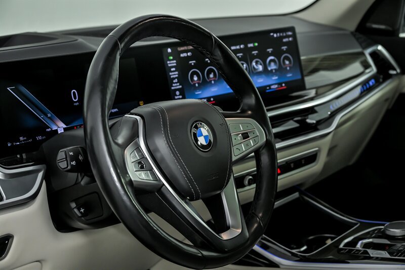 Used 2023 BMW X7 xDrive40i AWD/4WD image 25
