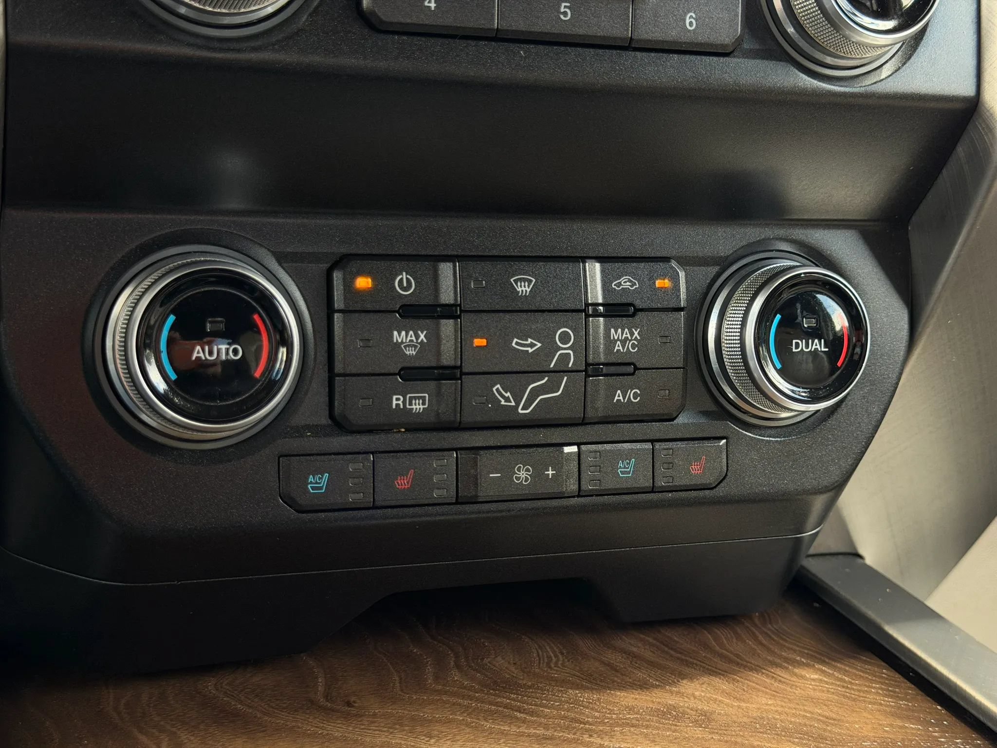 Used 2019 Ford F250 Limited AWD/4WD image 44