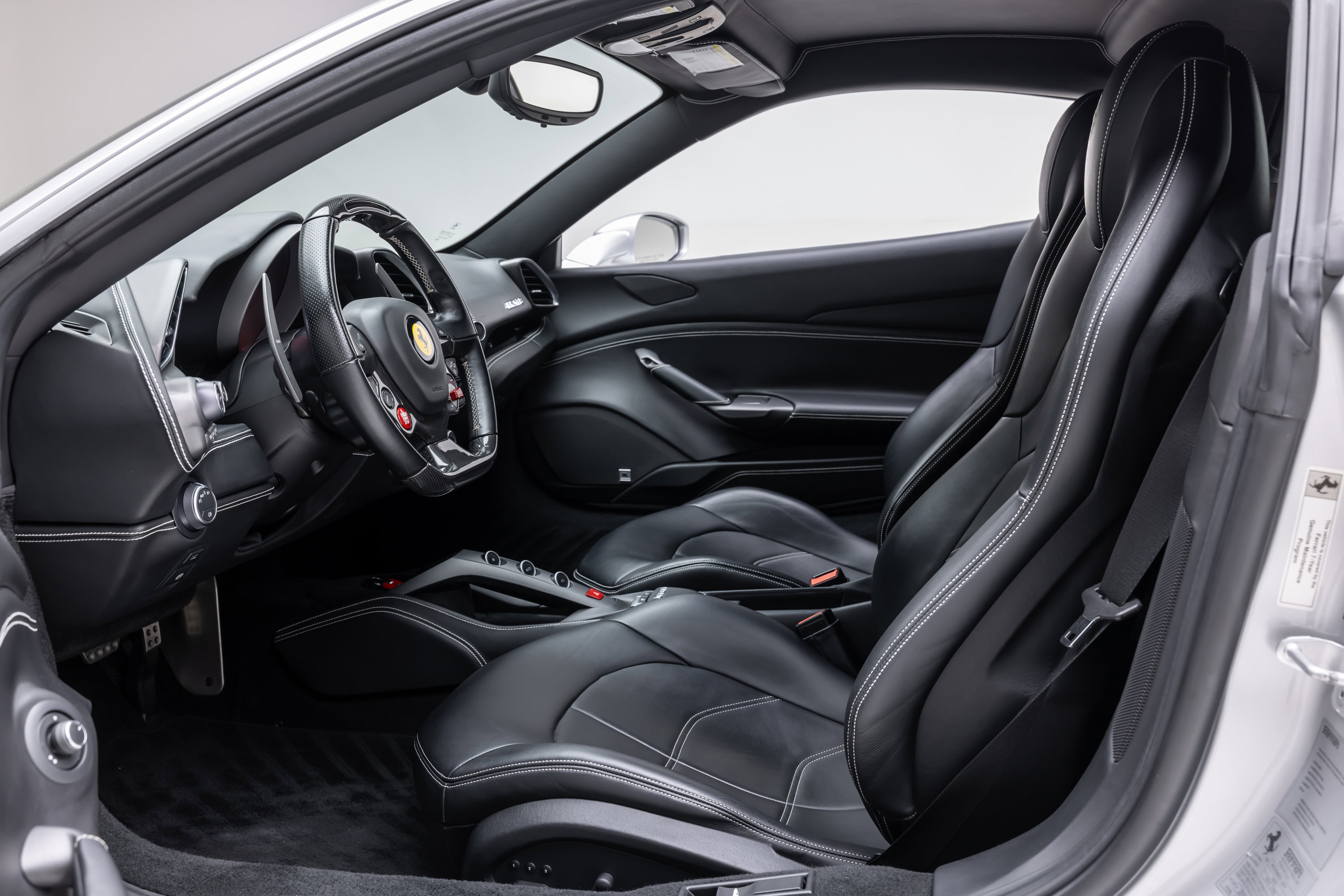 Certified 2018 Ferrari 488 GTB RWD image 32