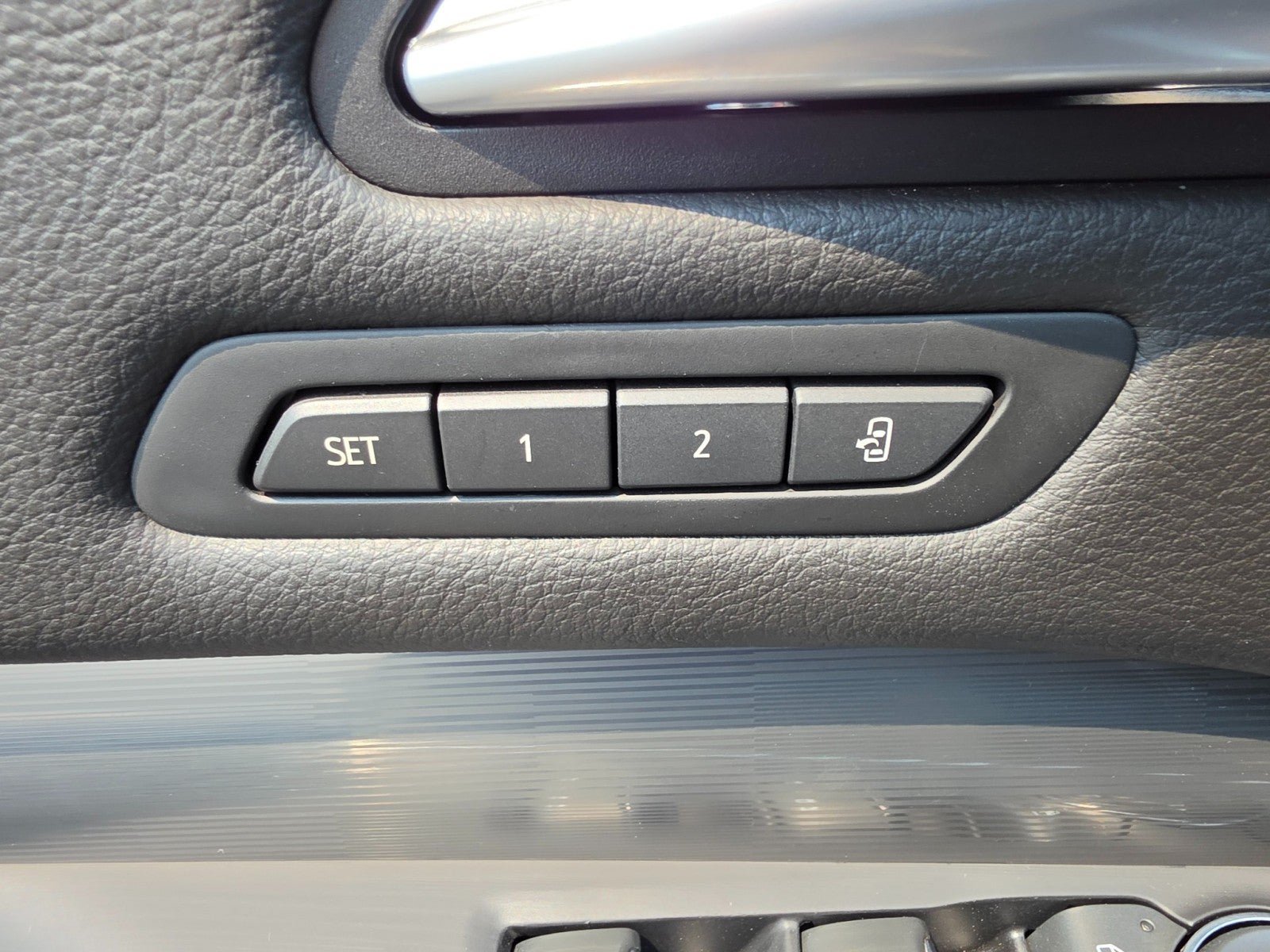 Used 2024 Cadillac XT4 Premium Luxury AWD/4WD image 31