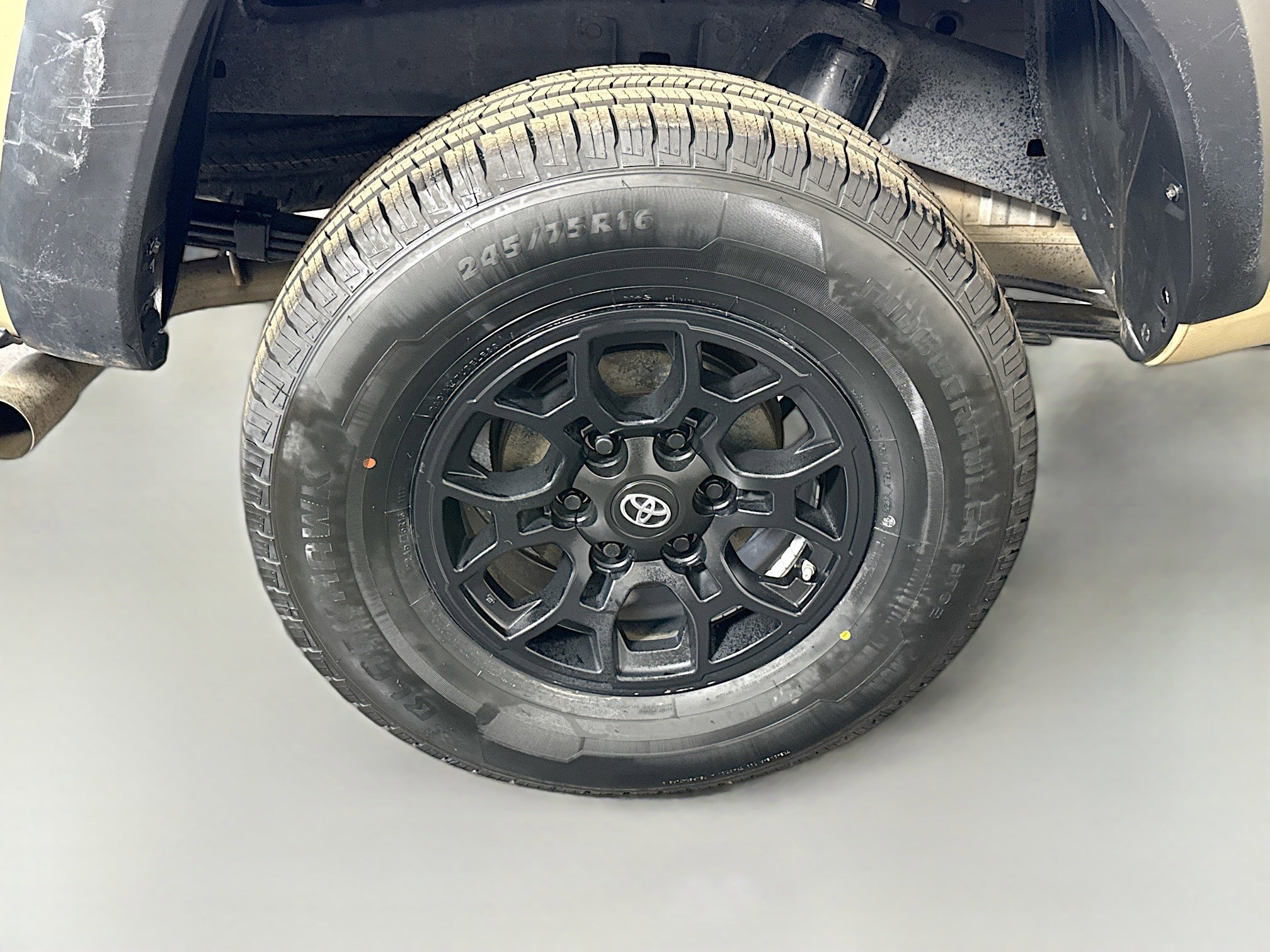 Used 2020 Toyota Tacoma SR w/ SX Package image 32