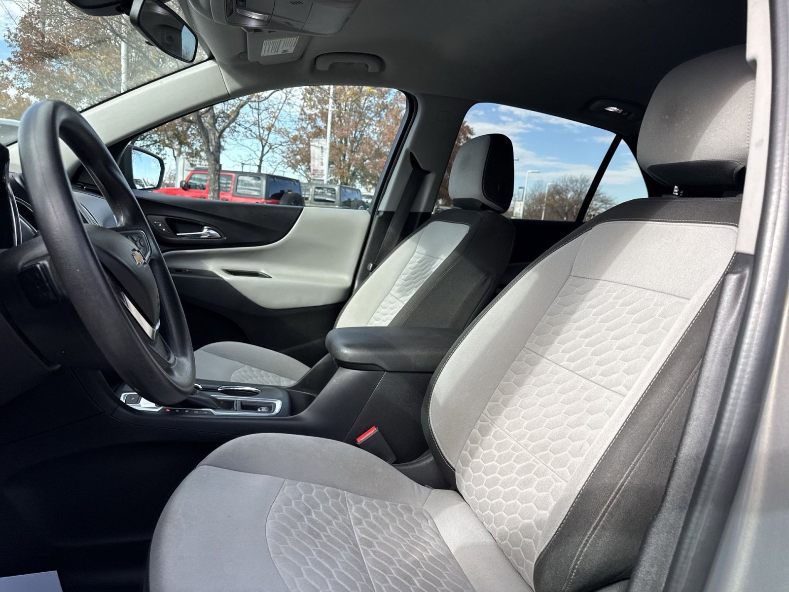 Used 2018 Chevrolet Equinox LT image 17