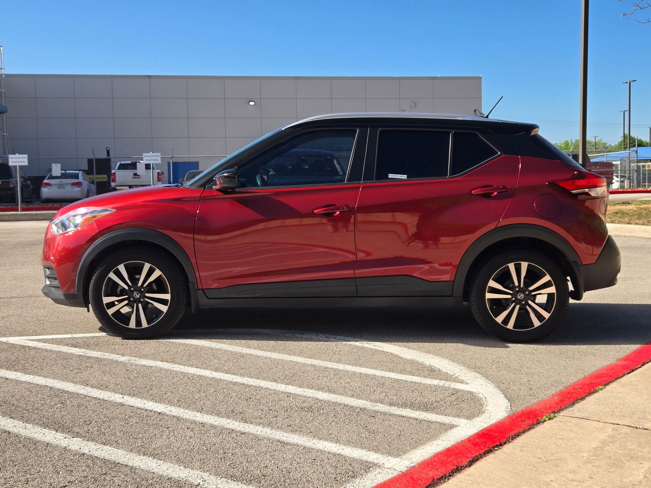 Used 2019 Nissan Kicks SV image 6