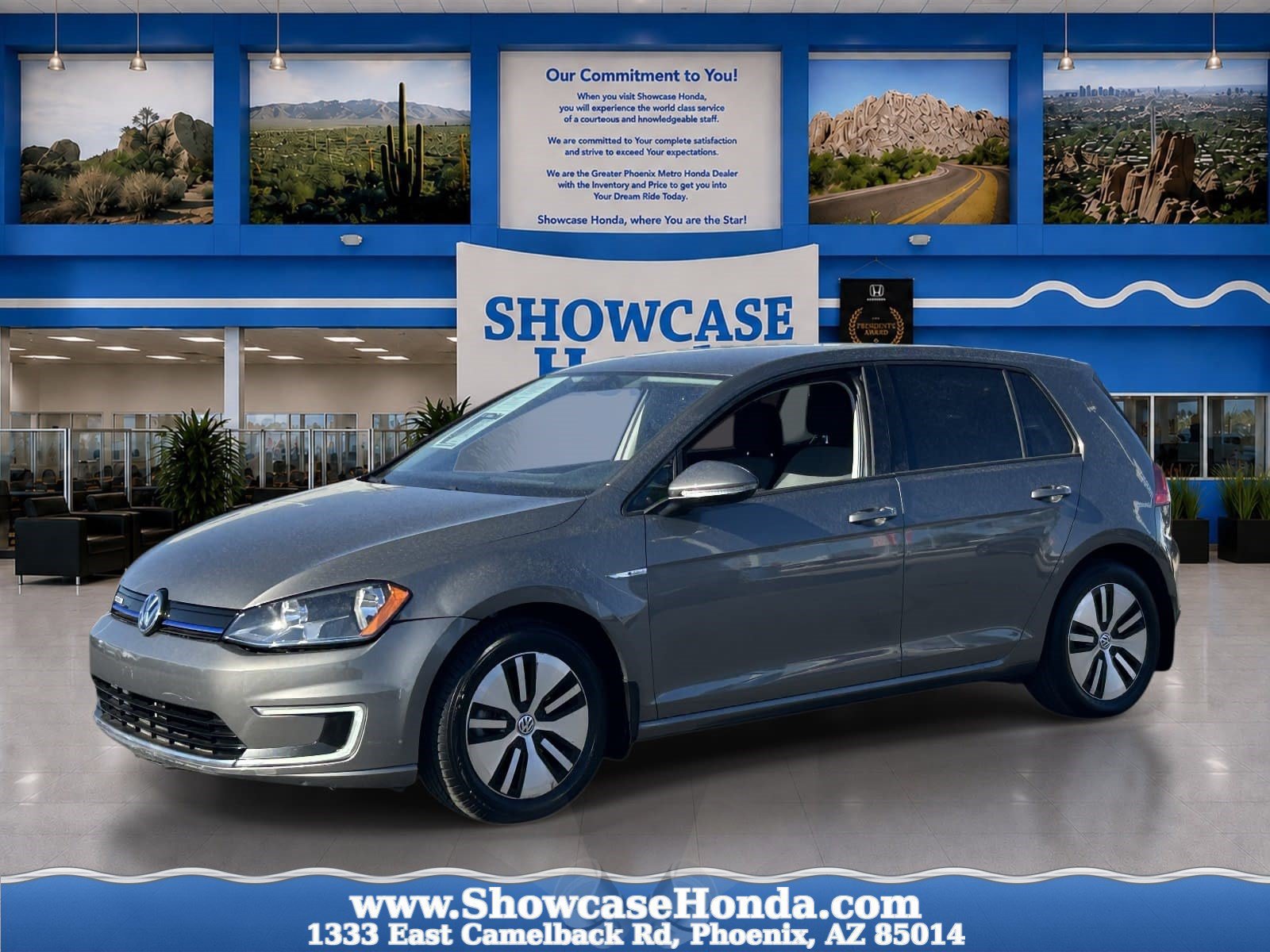 Used 2016 Volkswagen e-Golf SE w/ DC Fast Charging Package FWD image 1