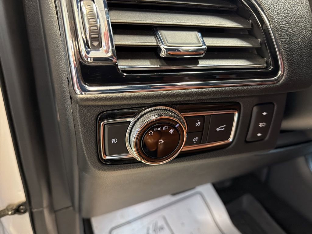 Used 2019 Lincoln Navigator L Reserve image 30