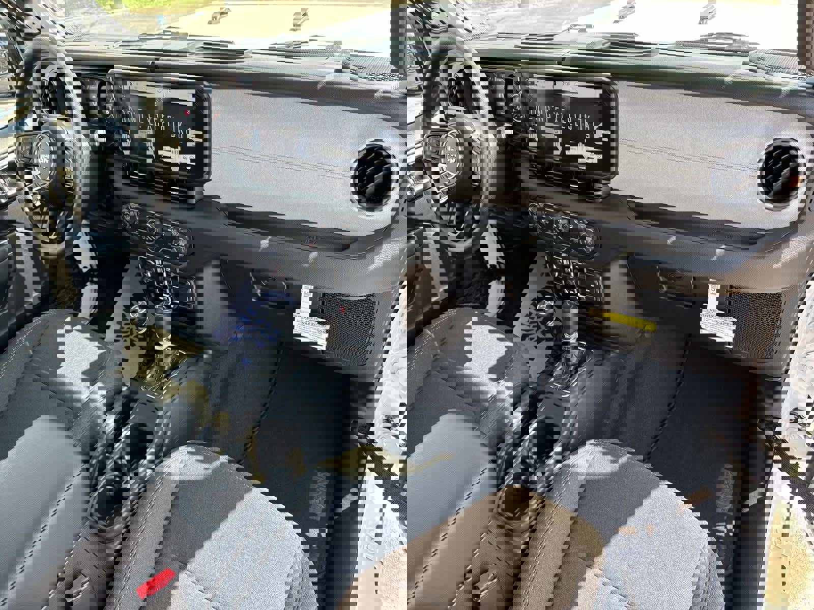 New 2025 Jeep Gladiator Sport image 26