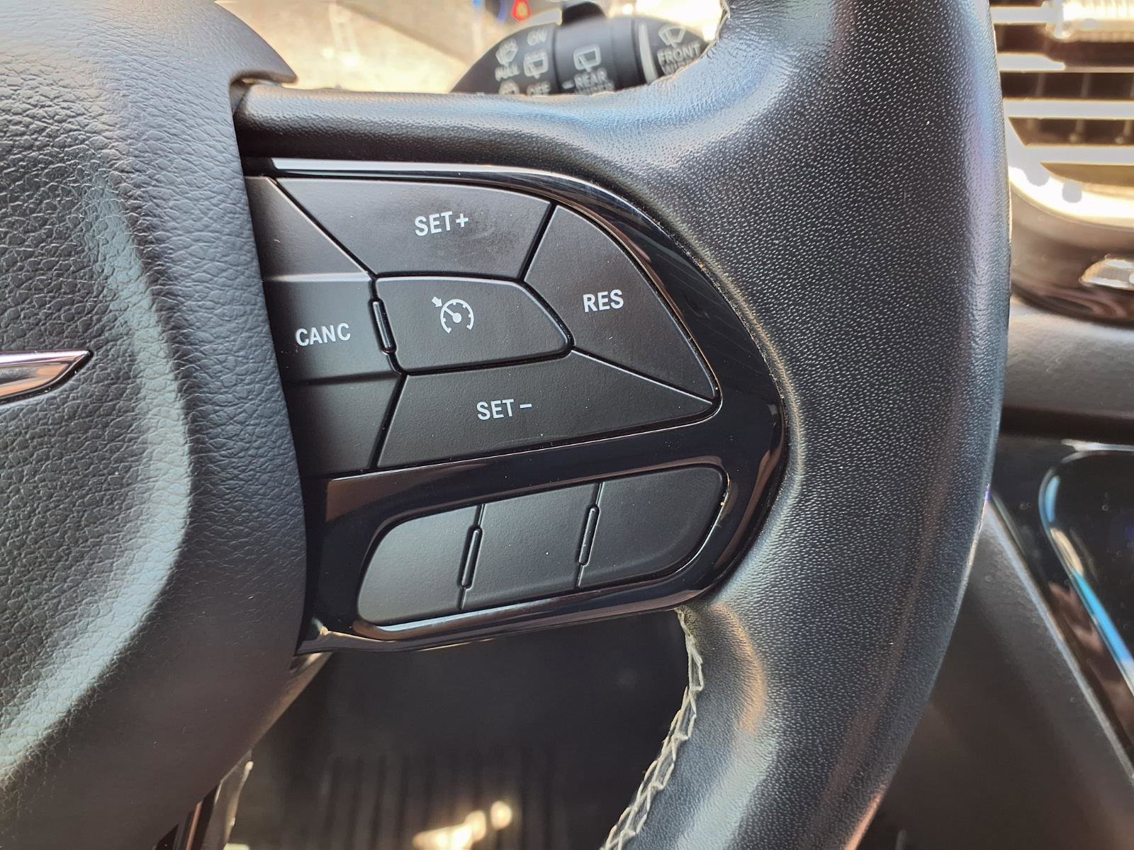 Used 2020 Chrysler Pacifica Touring-L Plus w/ S Appearance Package FWD image 11