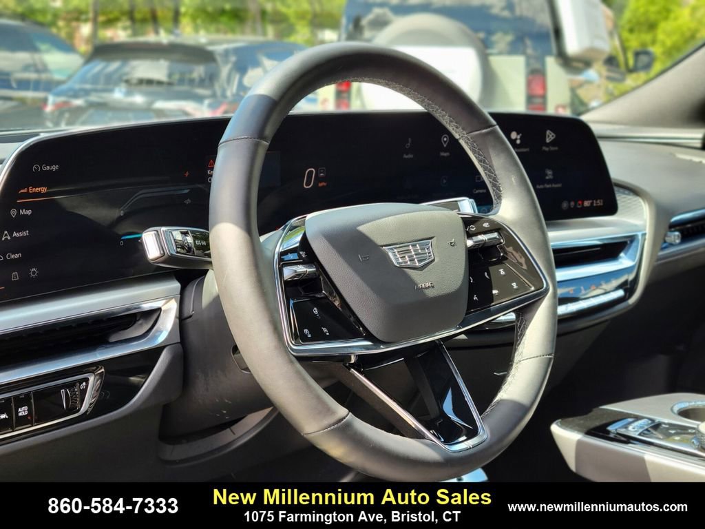 Used 2024 Cadillac Lyriq Luxury w/ LPO, Floor Liner Package image 20