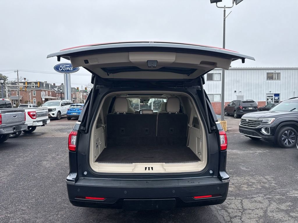 Used 2021 Lincoln Navigator L Reserve w/ Luxury Package image 9