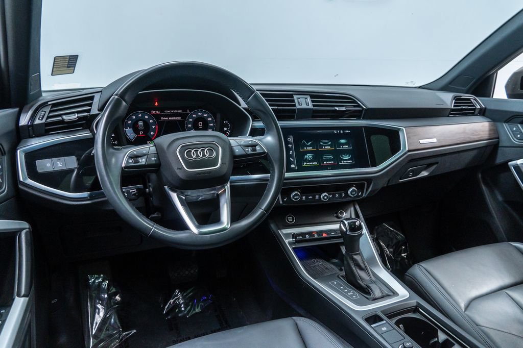 Used 2022 Audi Q3 2.0T Premium Plus w/ Premium Plus Package AWD/4WD image 4