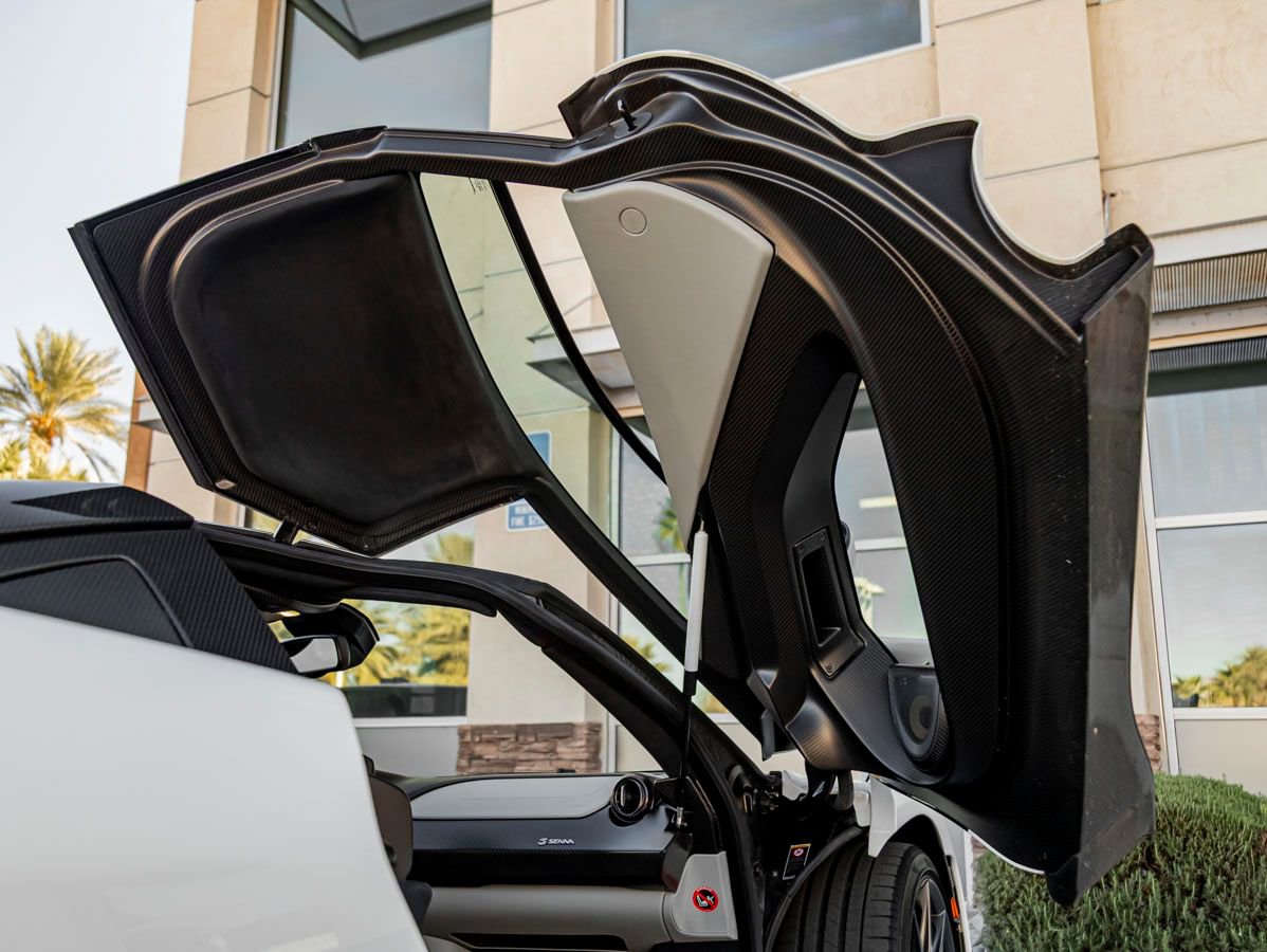 Used 2019 McLaren Senna RWD image 21