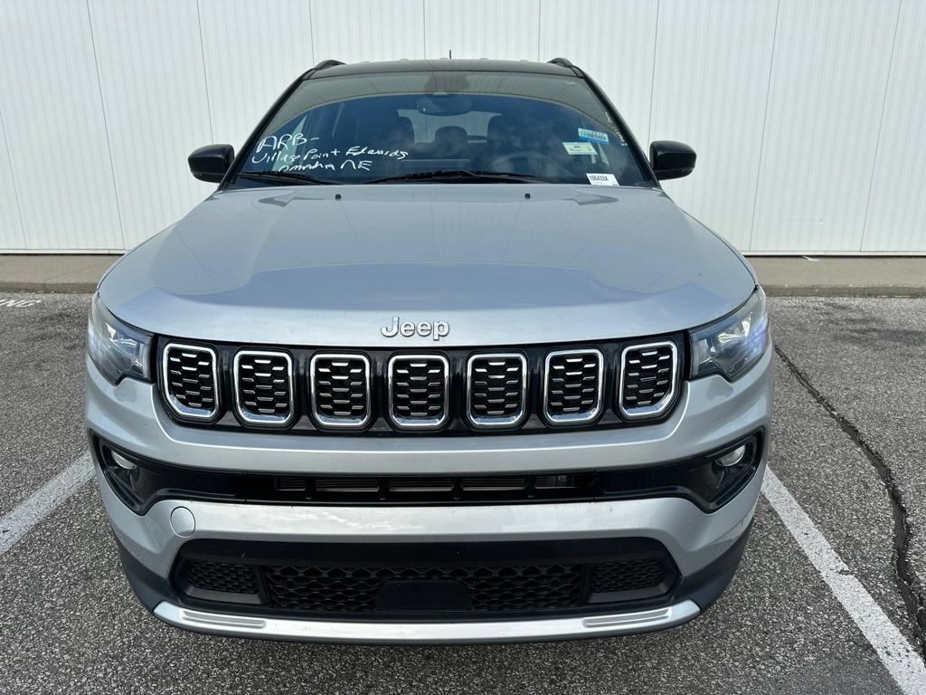 Used 2025 Jeep Compass Limited AWD/4WD image 11
