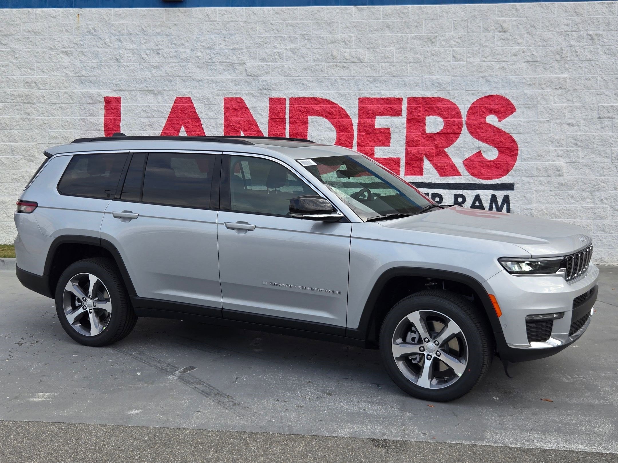 New 2025 Jeep Grand Cherokee L Limited w/ Luxury Tech Group II image 1