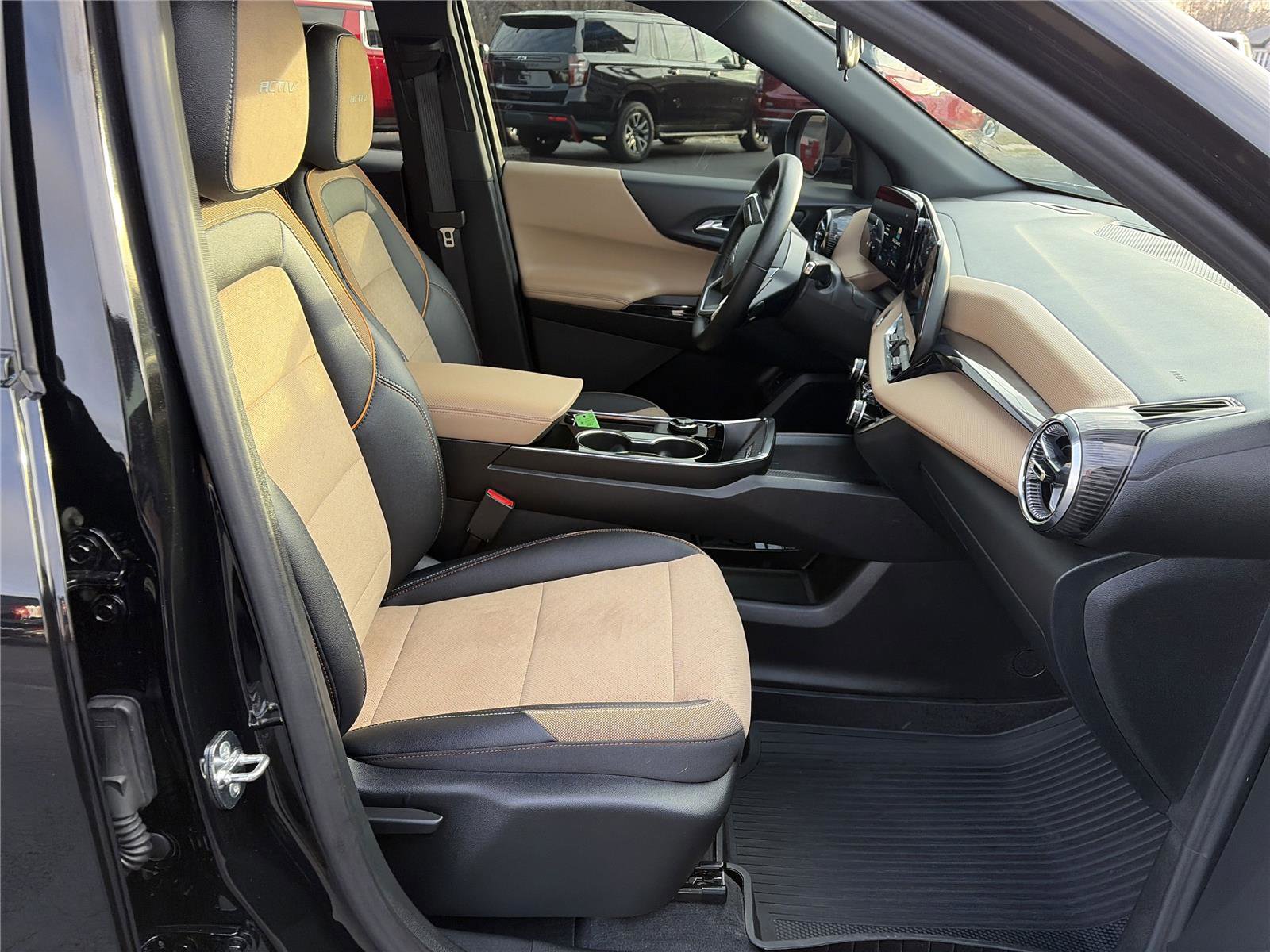 Used 2026 Chevrolet Equinox ACTIV w/ LPO, Floor Liner Package AWD/4WD image 14