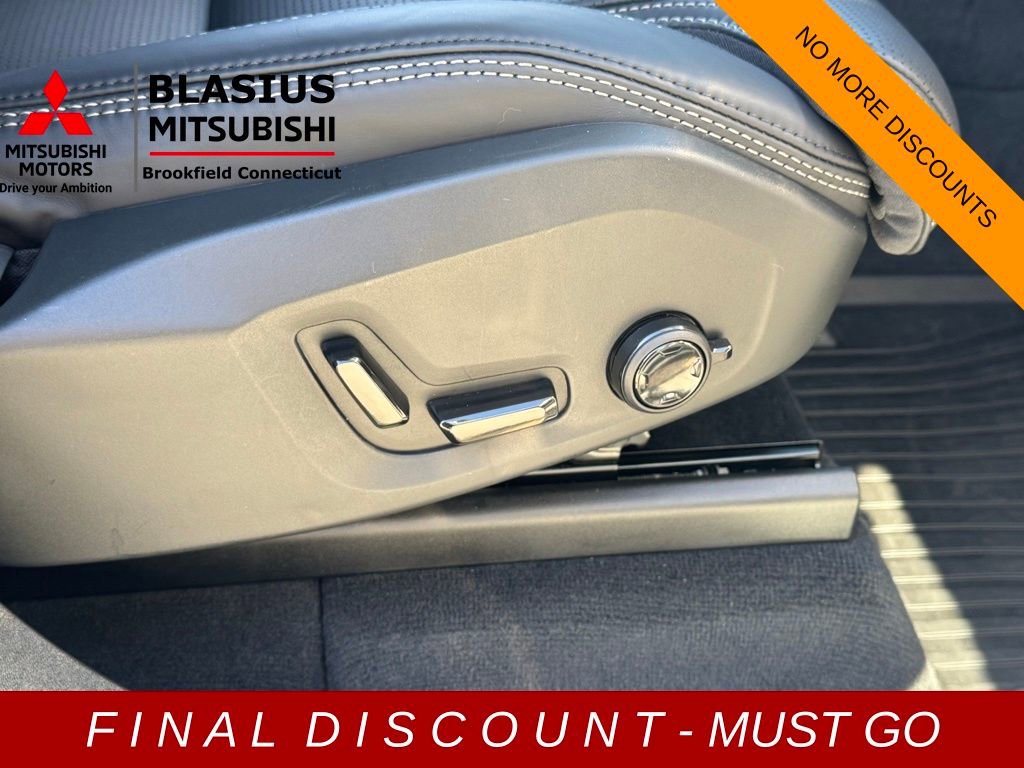 Used 2025 Volvo XC90 B6 Ultra w/ Protection Package Premier image 42