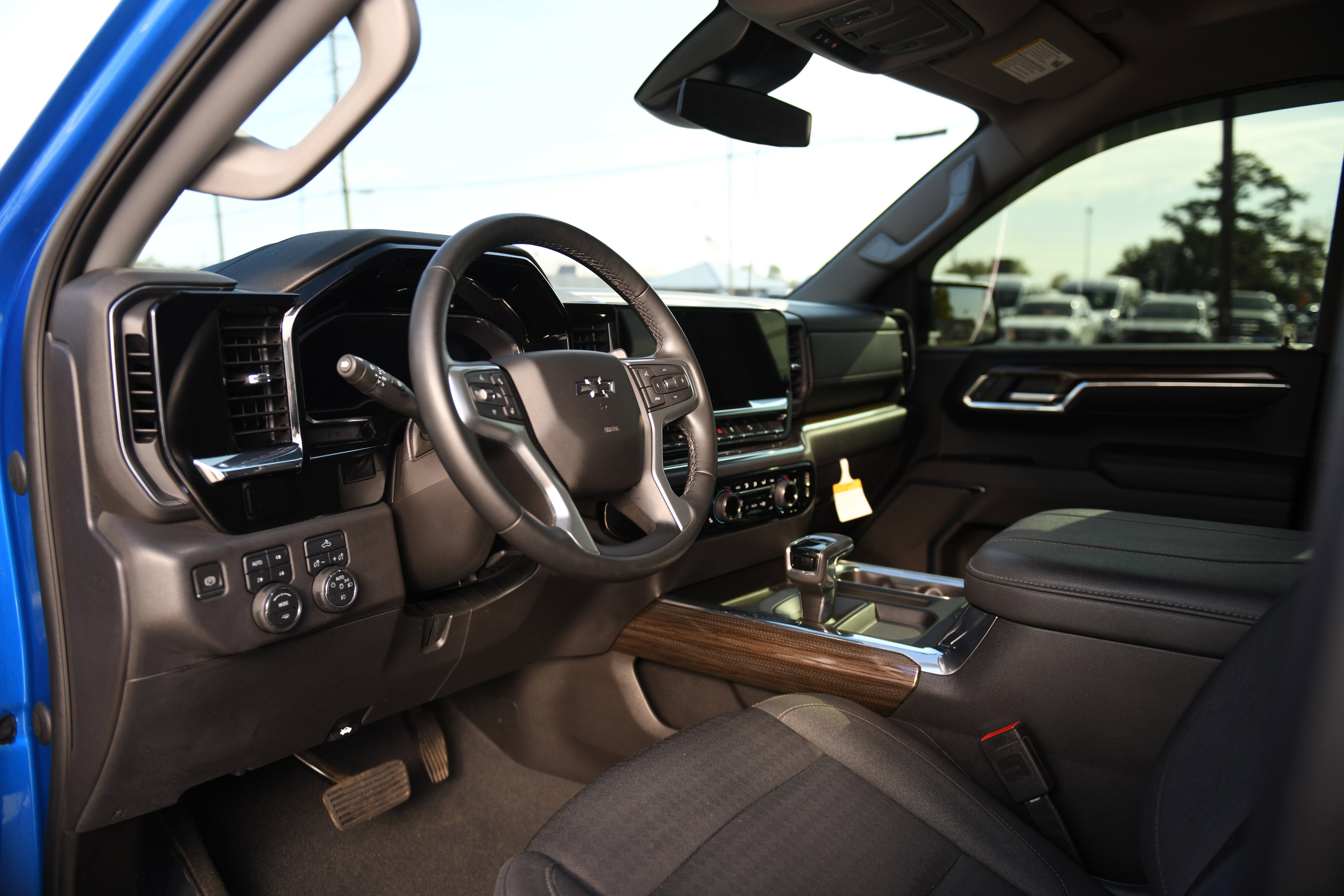 Used 2023 Chevrolet Silverado 1500 LT Trail Boss image 17