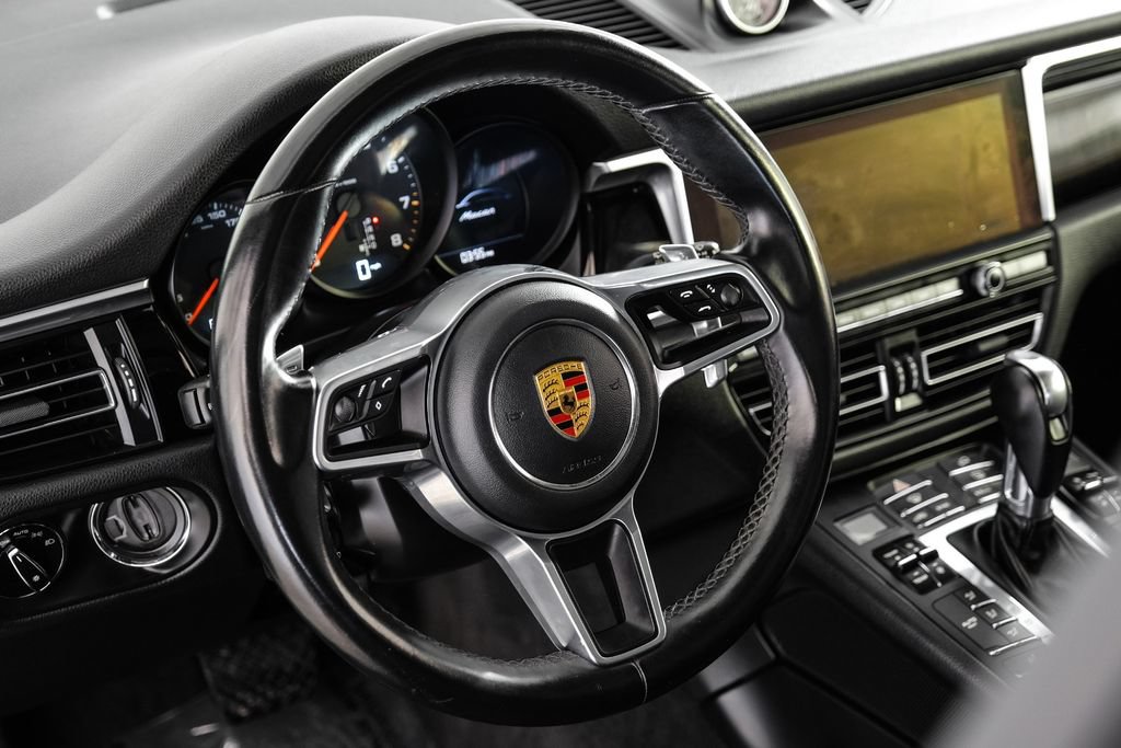 Used 2019 Porsche Macan w/ Premium Package AWD/4WD image 15