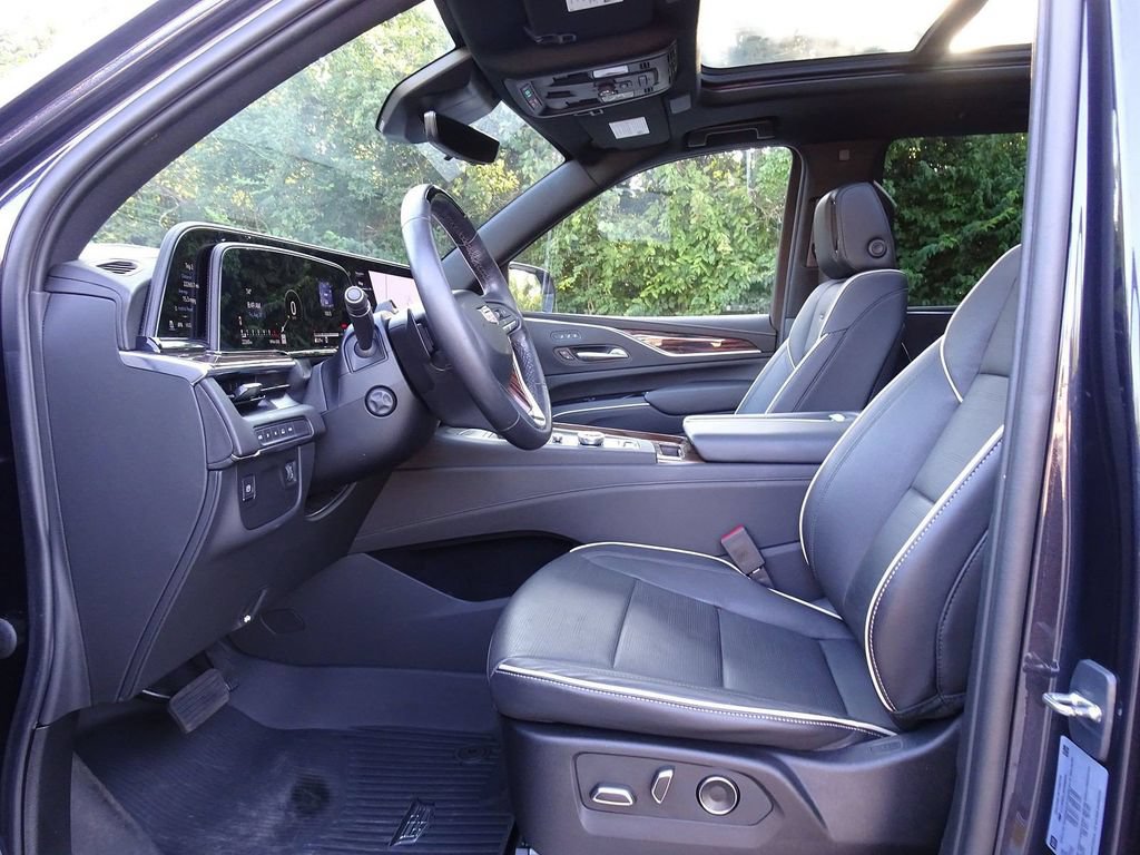 Certified 2023 Cadillac Escalade Premium Luxury w/ LPO, Floor Liner Package AWD/4WD image 8