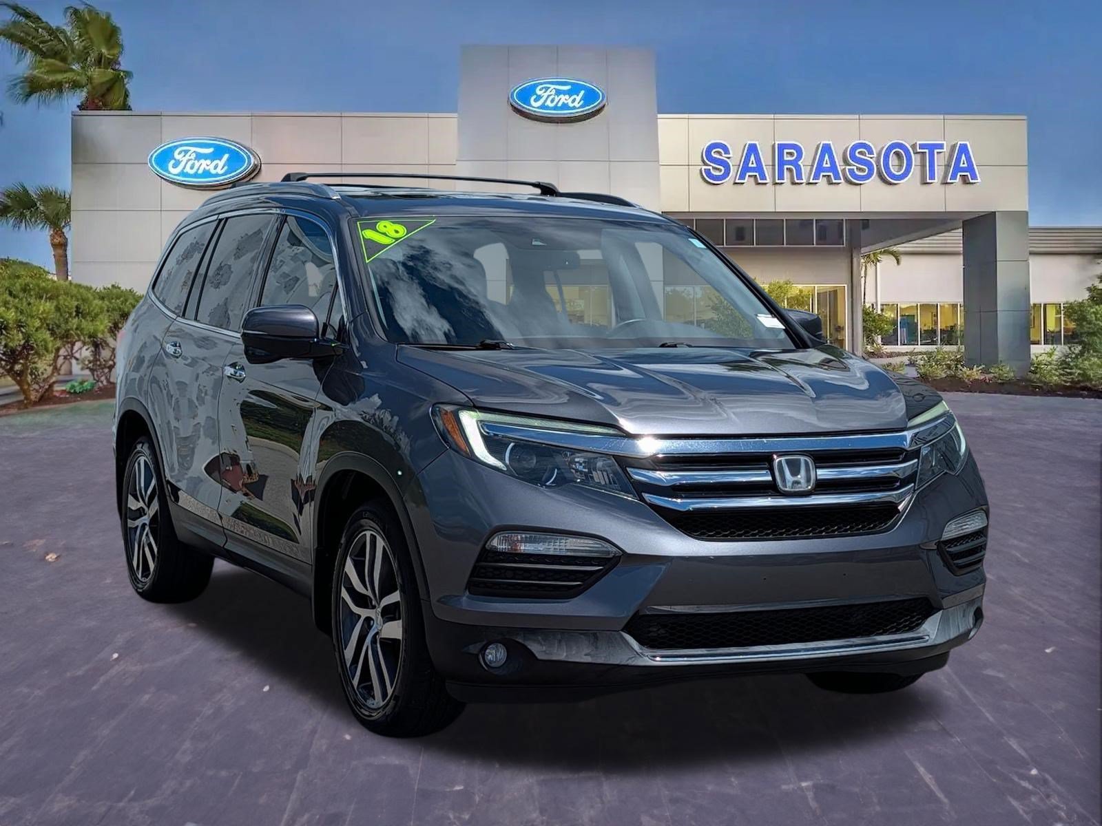 Used 2018 Honda Pilot Touring image 1