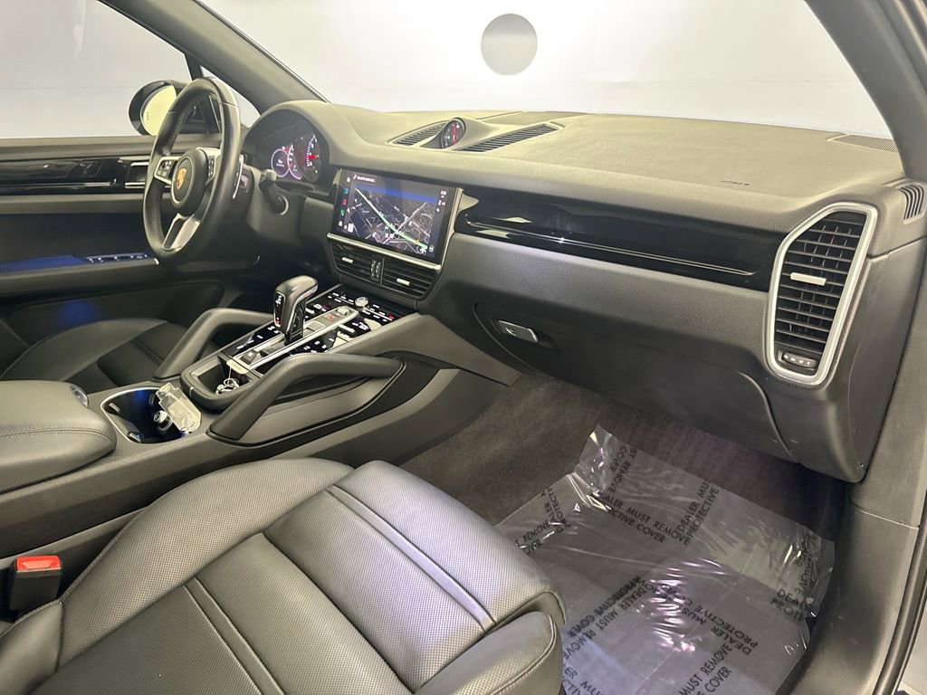 Used 2023 Porsche Cayenne Platinum Edition AWD/4WD image 29