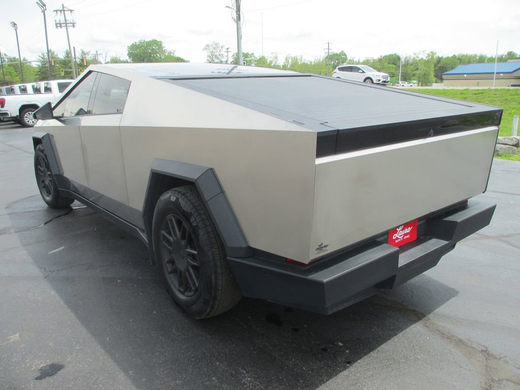 Used 2025 Tesla Cybertruck AWD Crew Cab image 6