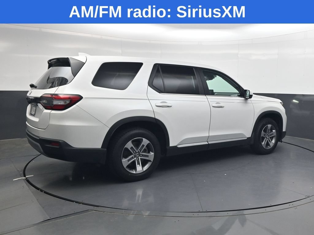 Used 2025 Honda Pilot EX-L image 4