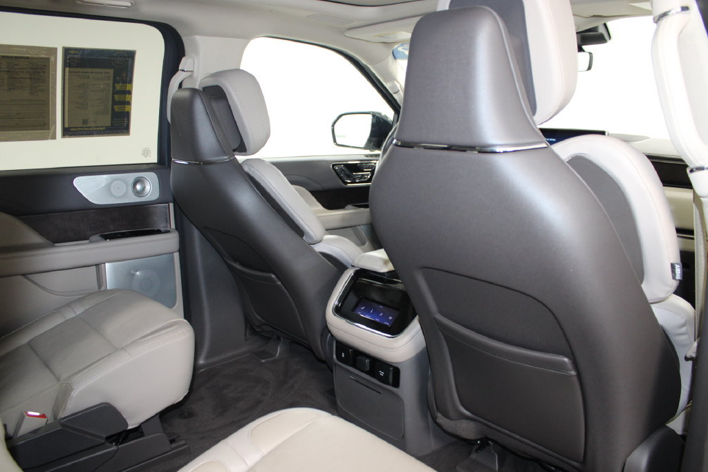 Used 2023 Lincoln Navigator Reserve AWD/4WD image 37