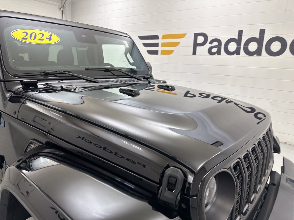 Used 2024 Jeep Wrangler Unlimited w/ Convenience Group AWD/4WD image 11