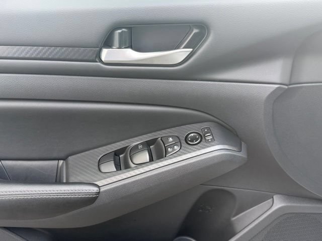 Used 2025 Nissan Altima 2.5 SV FWD image 23