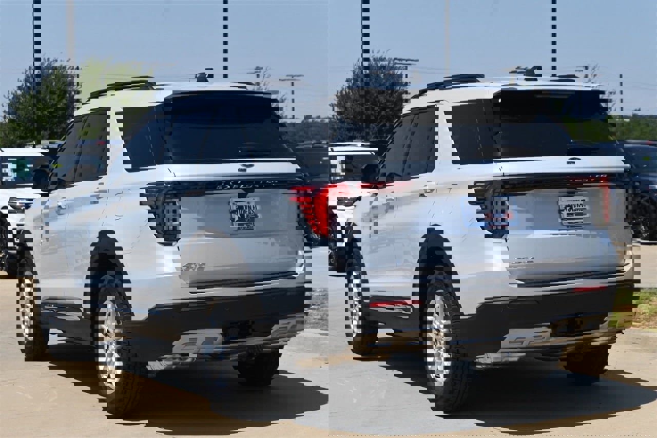 New 2025 Ford Explorer Active image 28