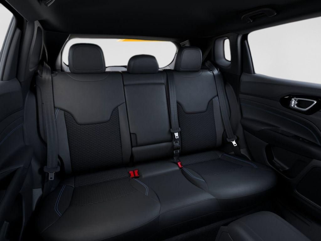New 2026 Jeep Compass Latitude AWD/4WD image 15