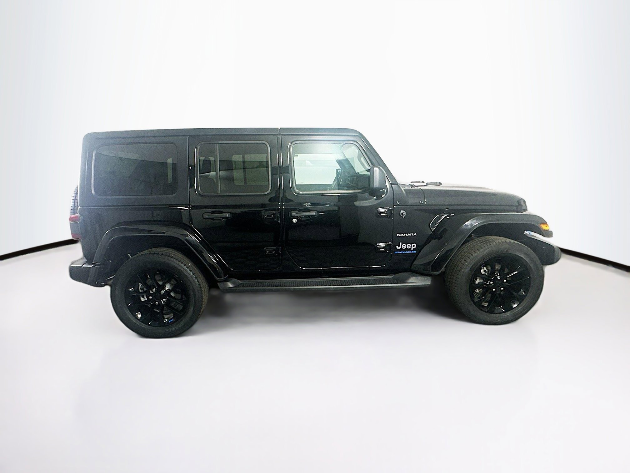 Used 2023 Jeep Wrangler Sahara w/ Cold Weather Group image 10