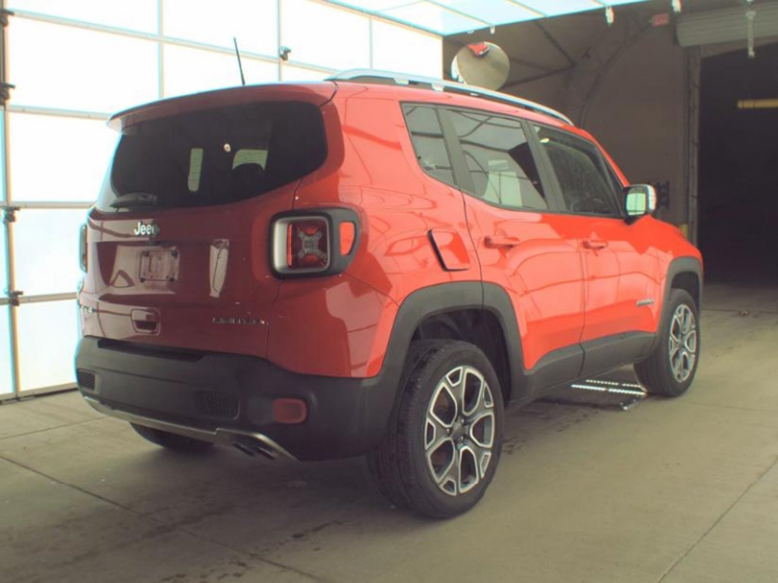 Used 2018 Jeep Renegade Limited AWD/4WD image 4
