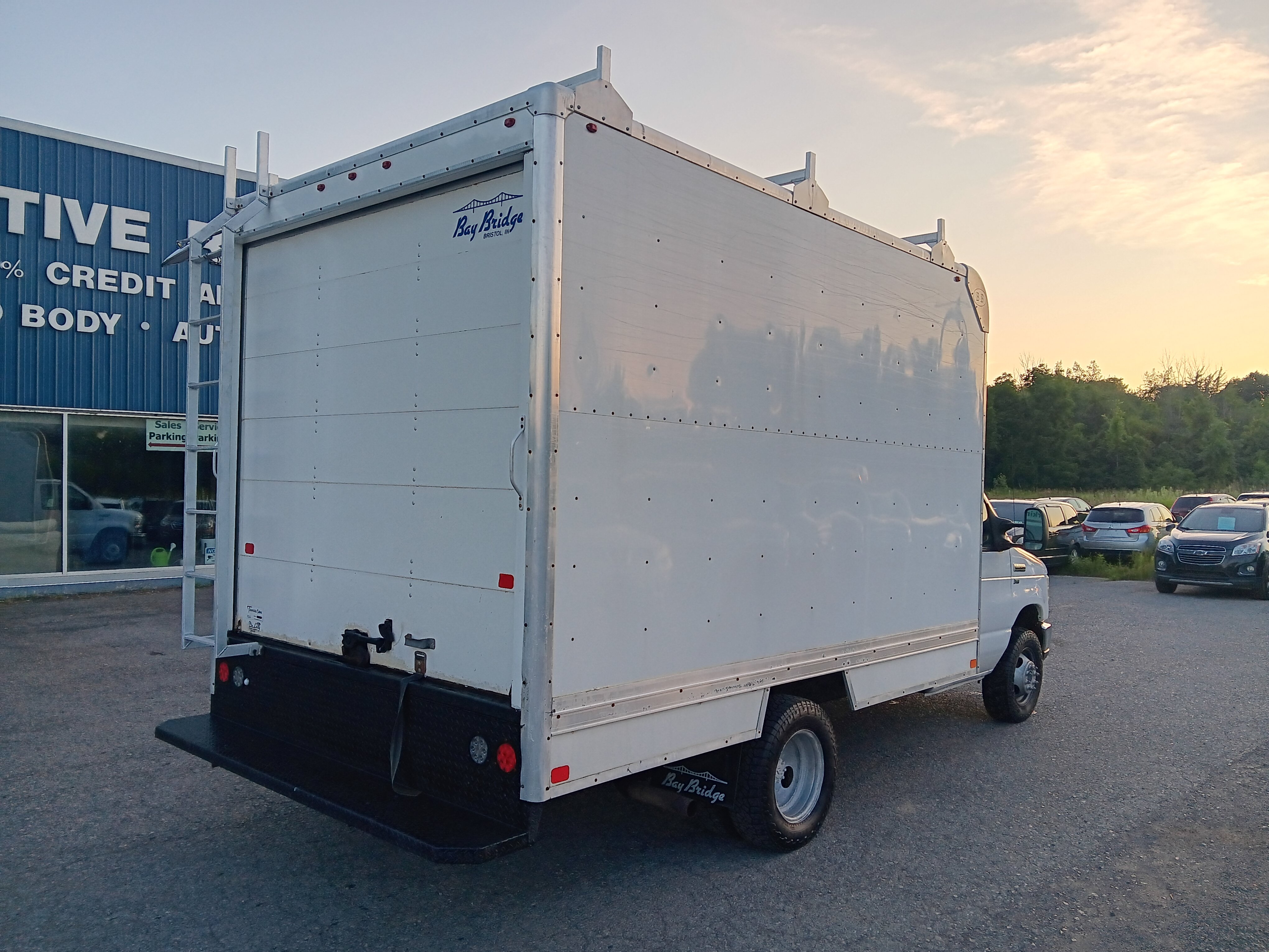 Used 2014 Ford E-350 and Econoline 350 Super Duty RWD image 5