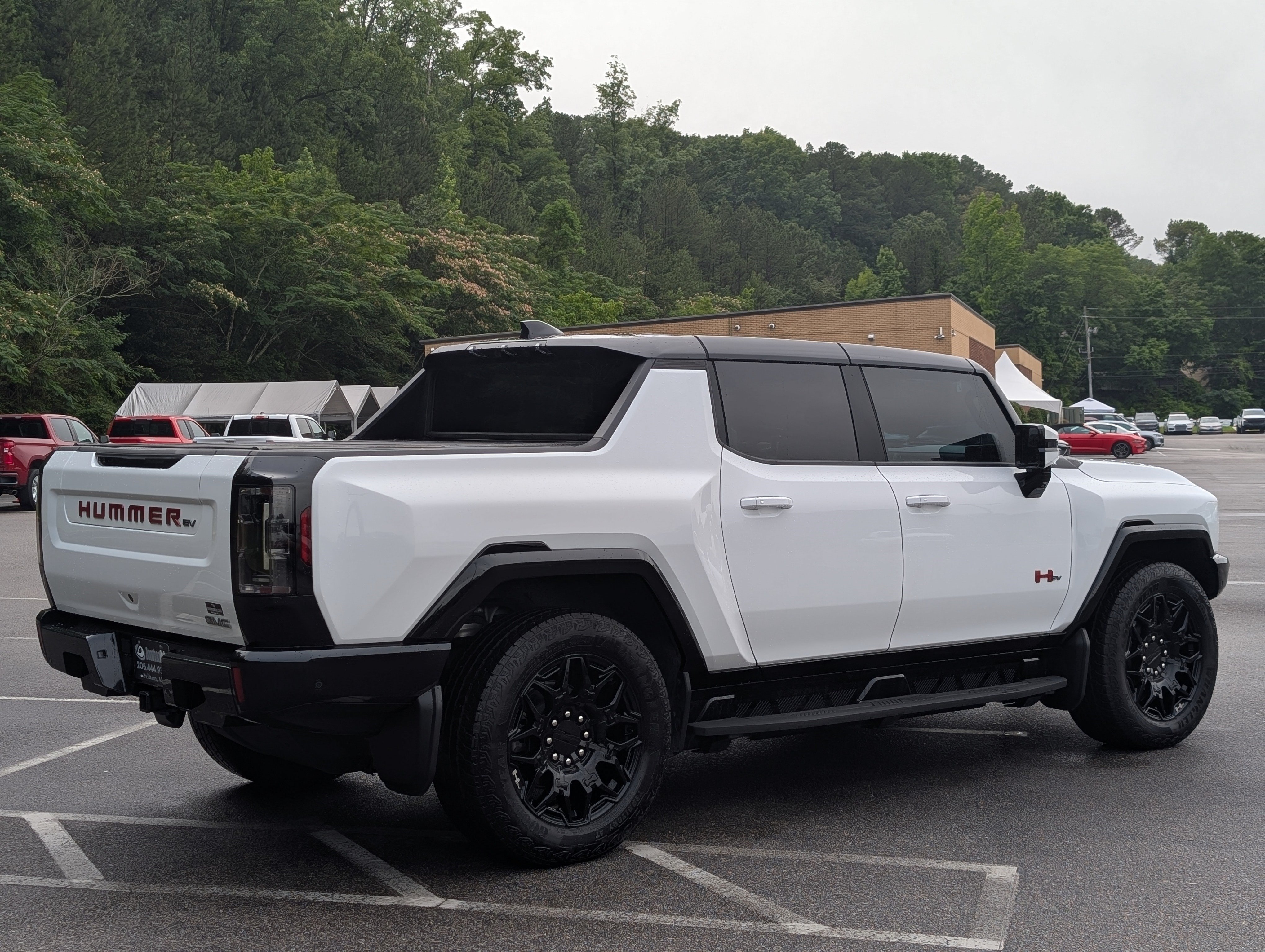 Used 2025 GMC Hummer EV 2X w/ LPO, Sport Package AWD/4WD image 9