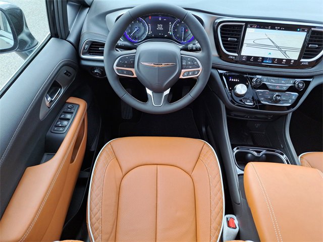 New 2026 Chrysler Pacifica Pinnacle w/ Trailer Tow Group image 13