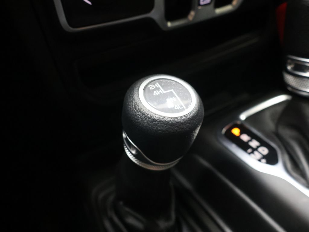 Used 2022 Jeep Gladiator Sport AWD/4WD image 32