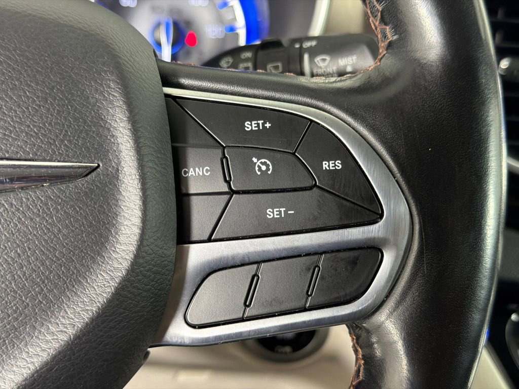 Used 2019 Chrysler Pacifica Touring-L FWD image 24