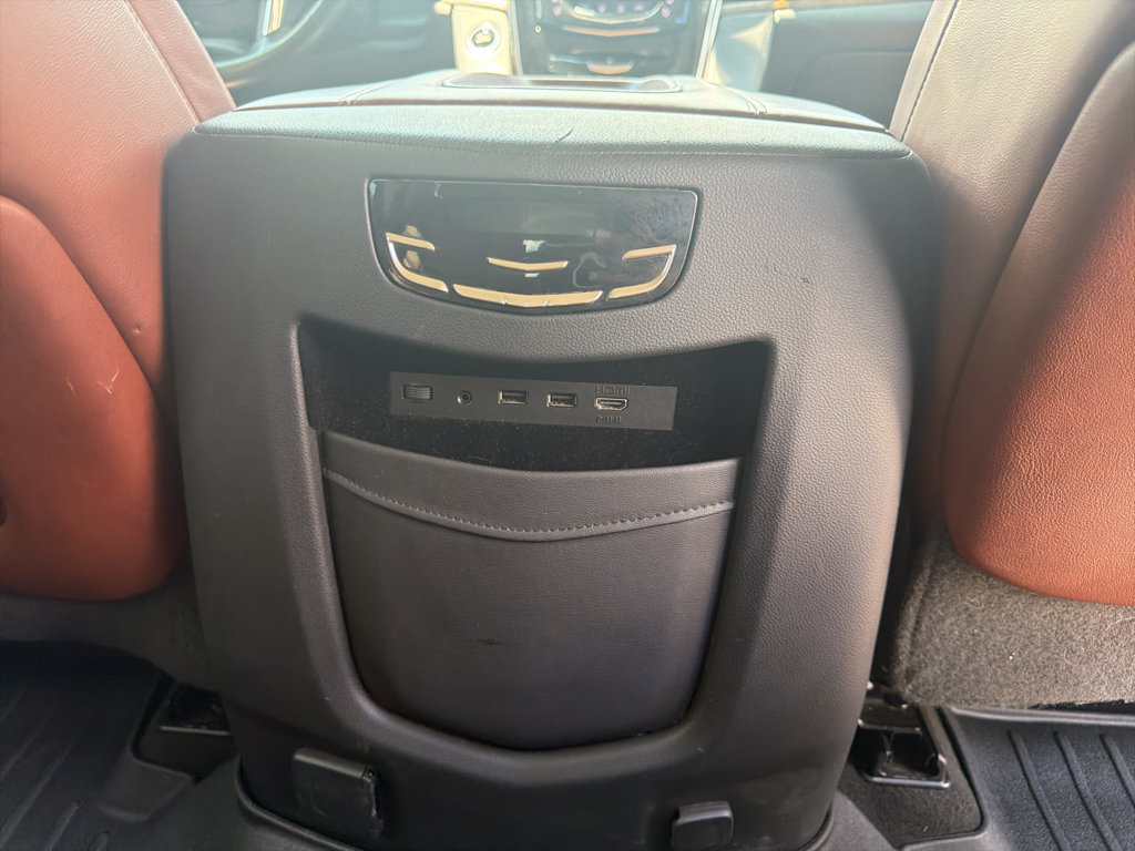 Used 2019 Cadillac Escalade Premium Luxury w/ LPO, Escalade Noir Package AWD/4WD image 23