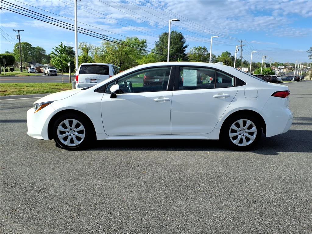 Used 2025 Toyota Corolla LE image 13