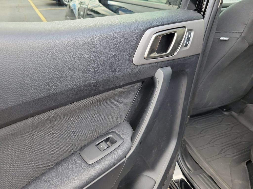 Used 2019 Ford Ranger XLT w/ Equipment Group 302A Luxury AWD/4WD image 19