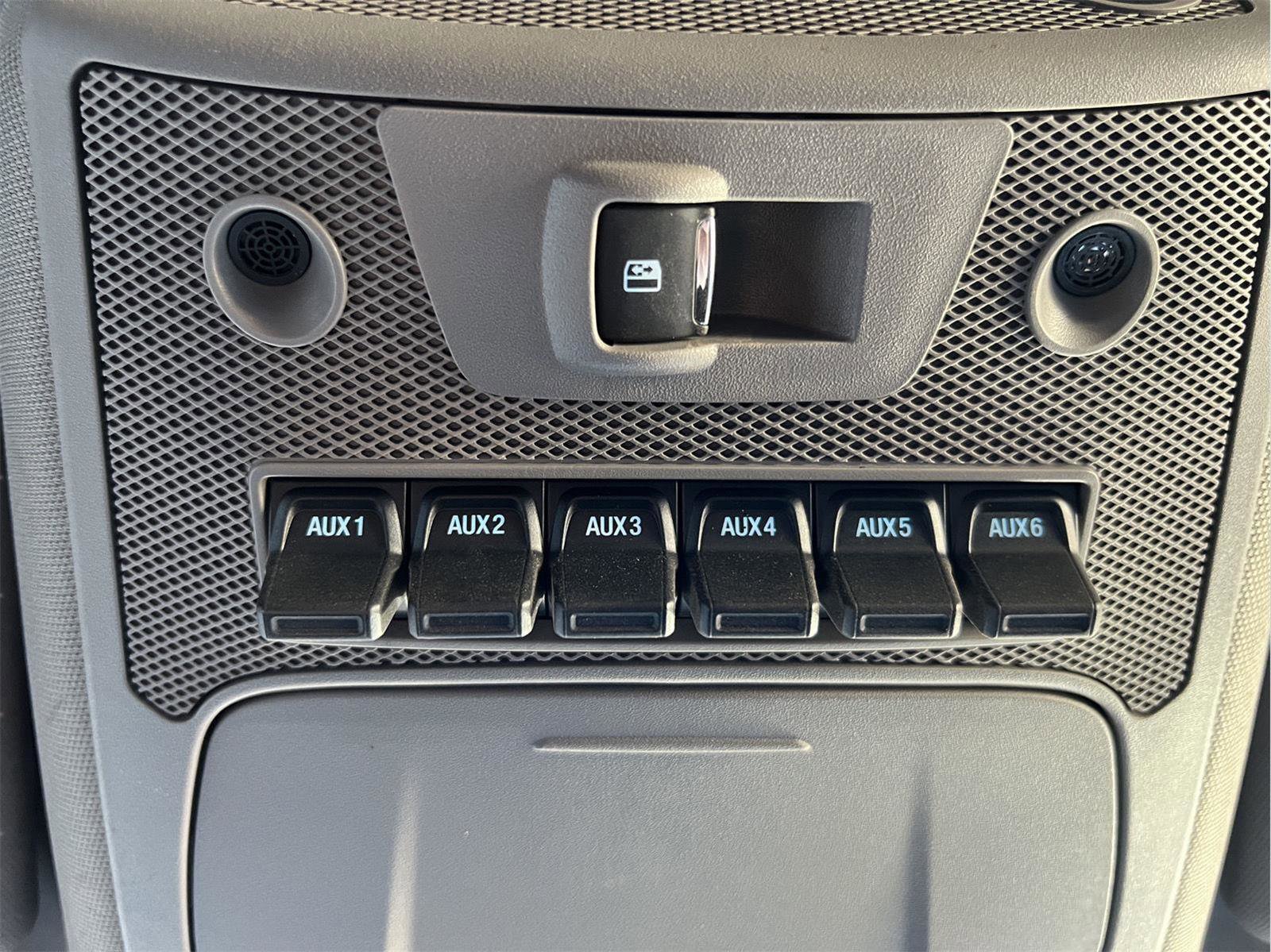 Used 2020 Ford F350 Lariat w/ Chrome Package image 29