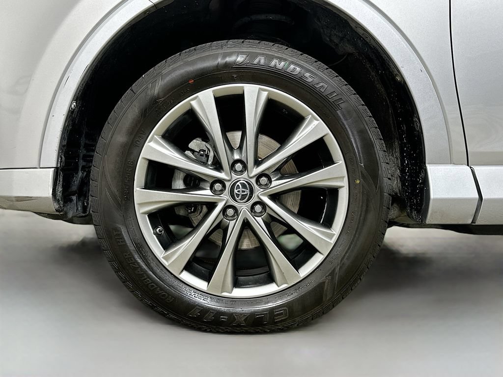 Used 2017 Toyota RAV4 Platinum FWD image 39