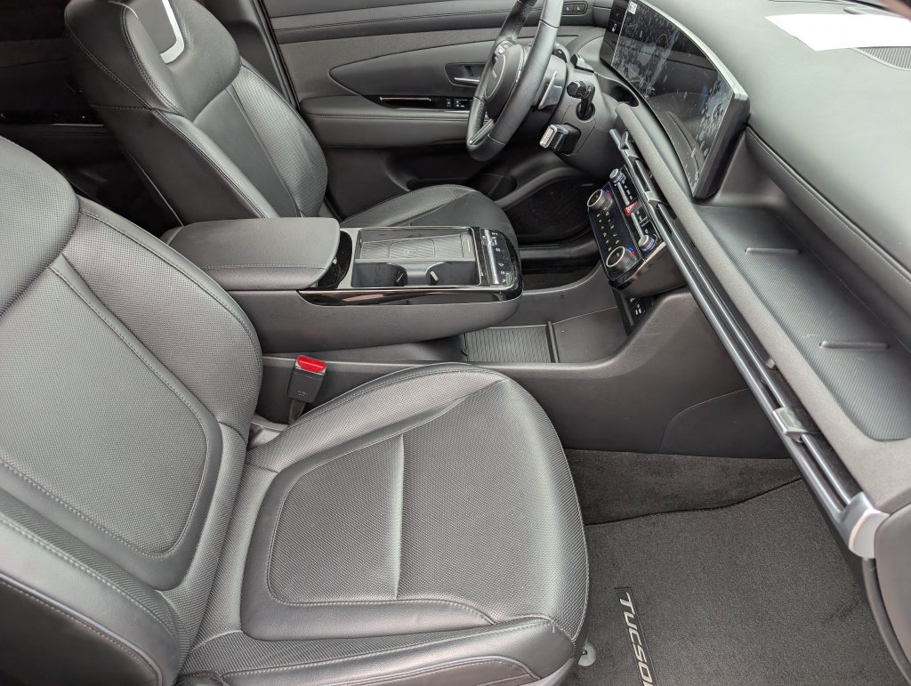 Used 2025 Hyundai Tucson Limited AWD/4WD image 13