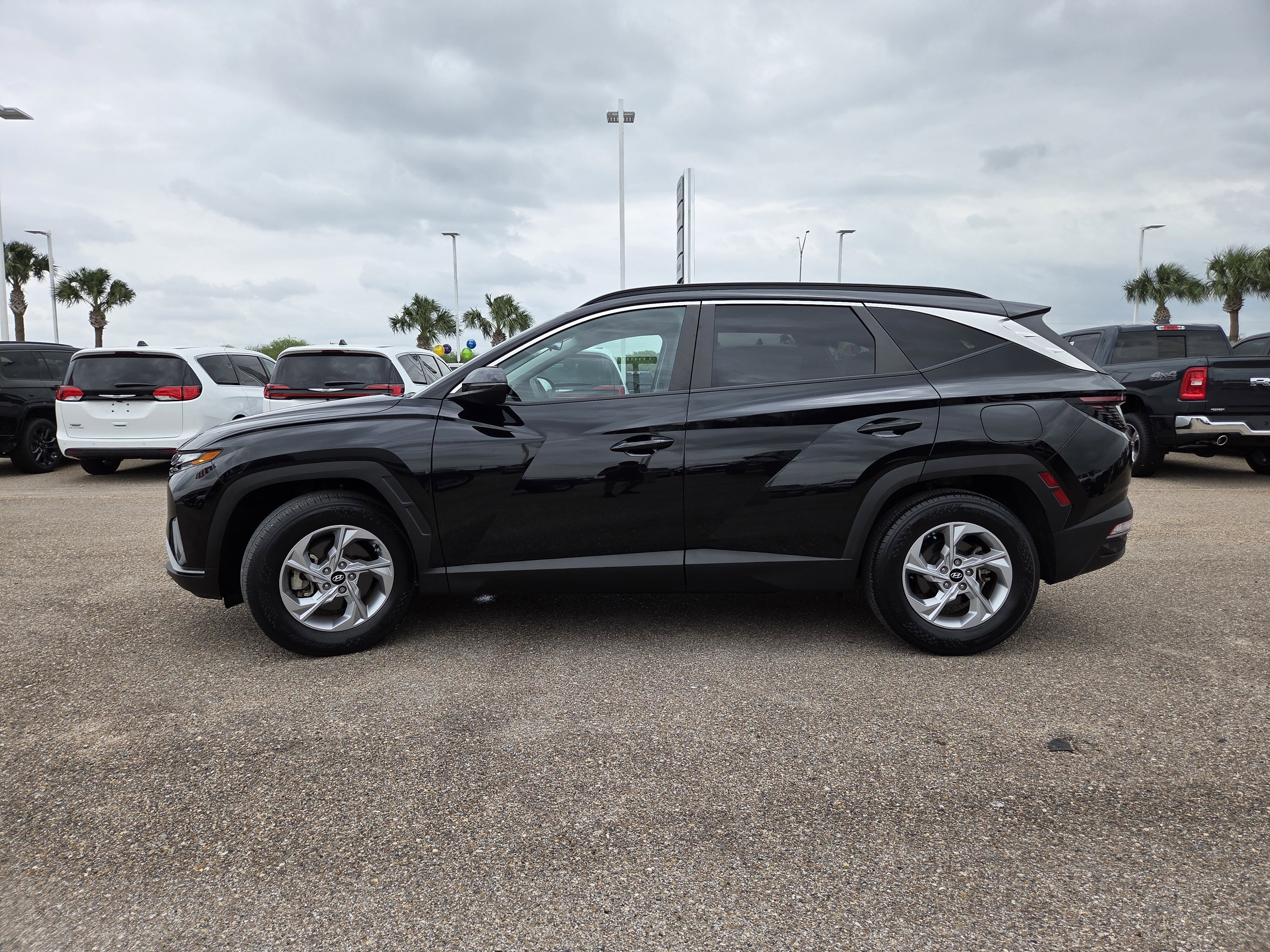Used 2022 Hyundai Tucson SEL w/ Cargo Package FWD image 4