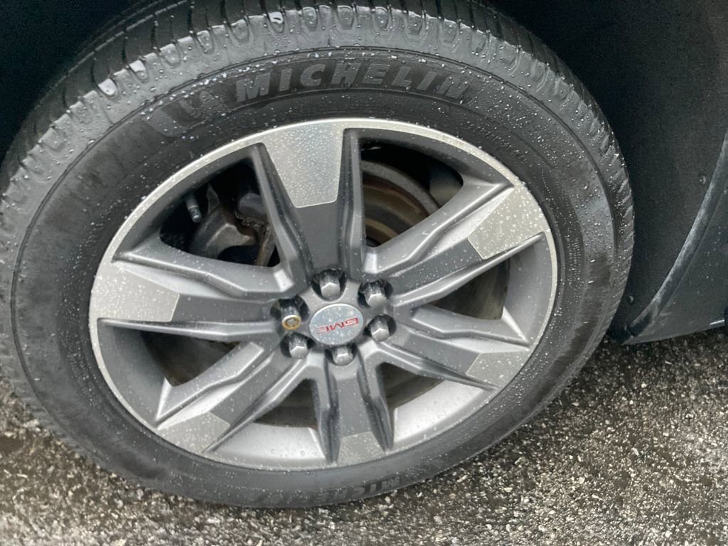 Used 2017 GMC Acadia SLT image 31