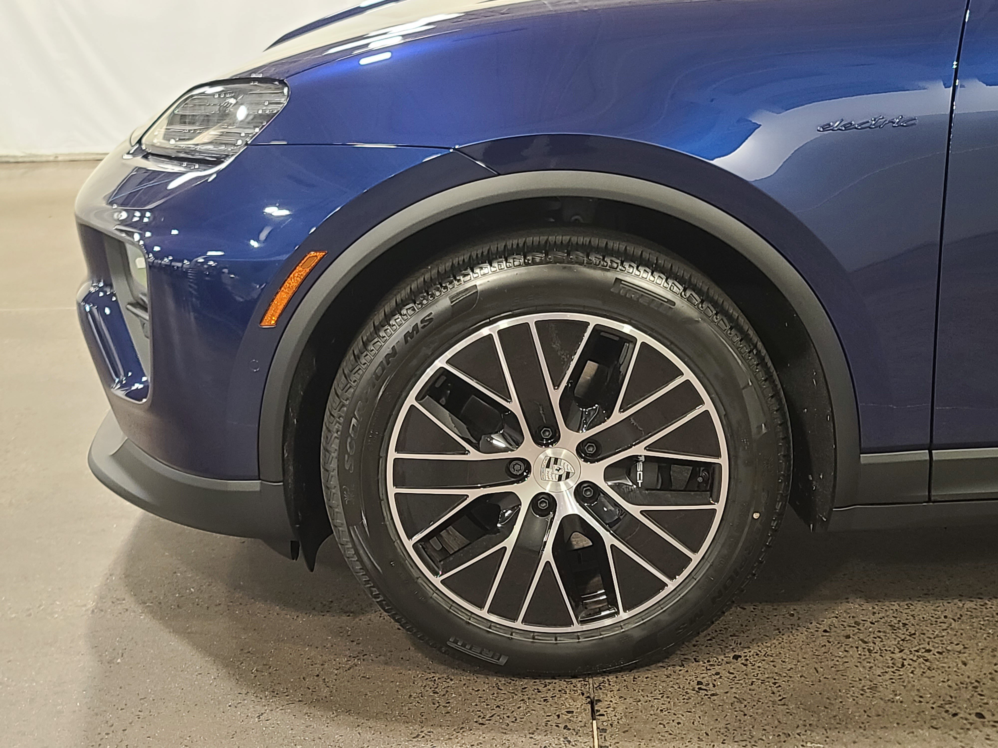 New 2026 Porsche Macan Electric RWD image 34