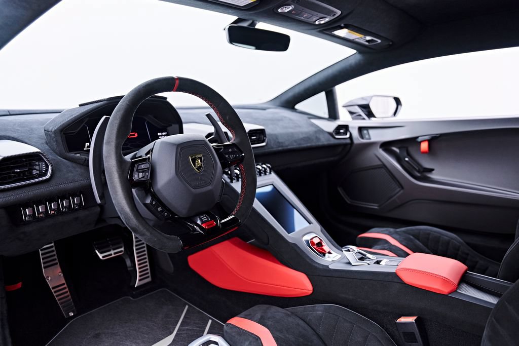 Used 2023 Lamborghini Huracan STO RWD image 2