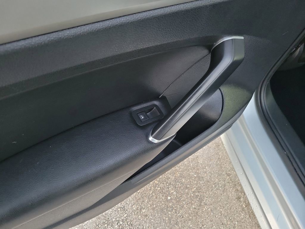 Used 2021 Volkswagen Passat 2.0T SE image 12