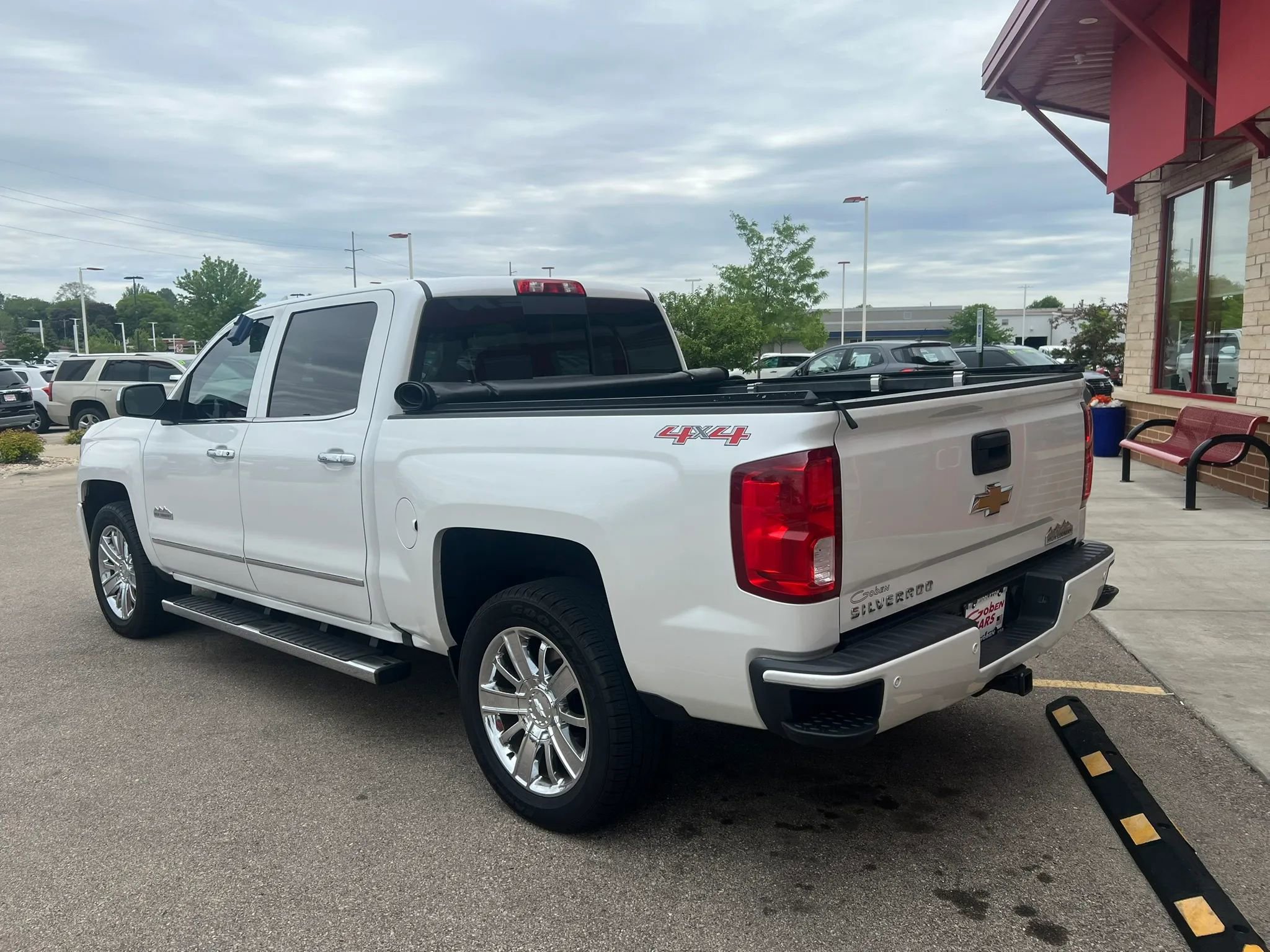Used 2017 Chevrolet Silverado 1500 High Country AWD/4WD image 5